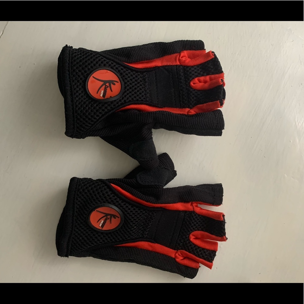 Danskin NOW Weightlifting Gloves